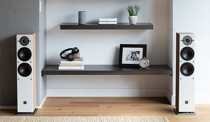 Bluesound-POWERNODE-lifestyle3_700x400