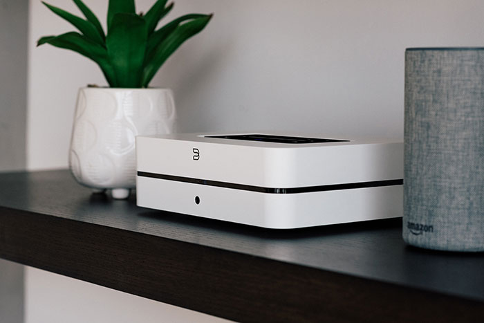Bluesound-POWERNODE-lifestyle_700x400