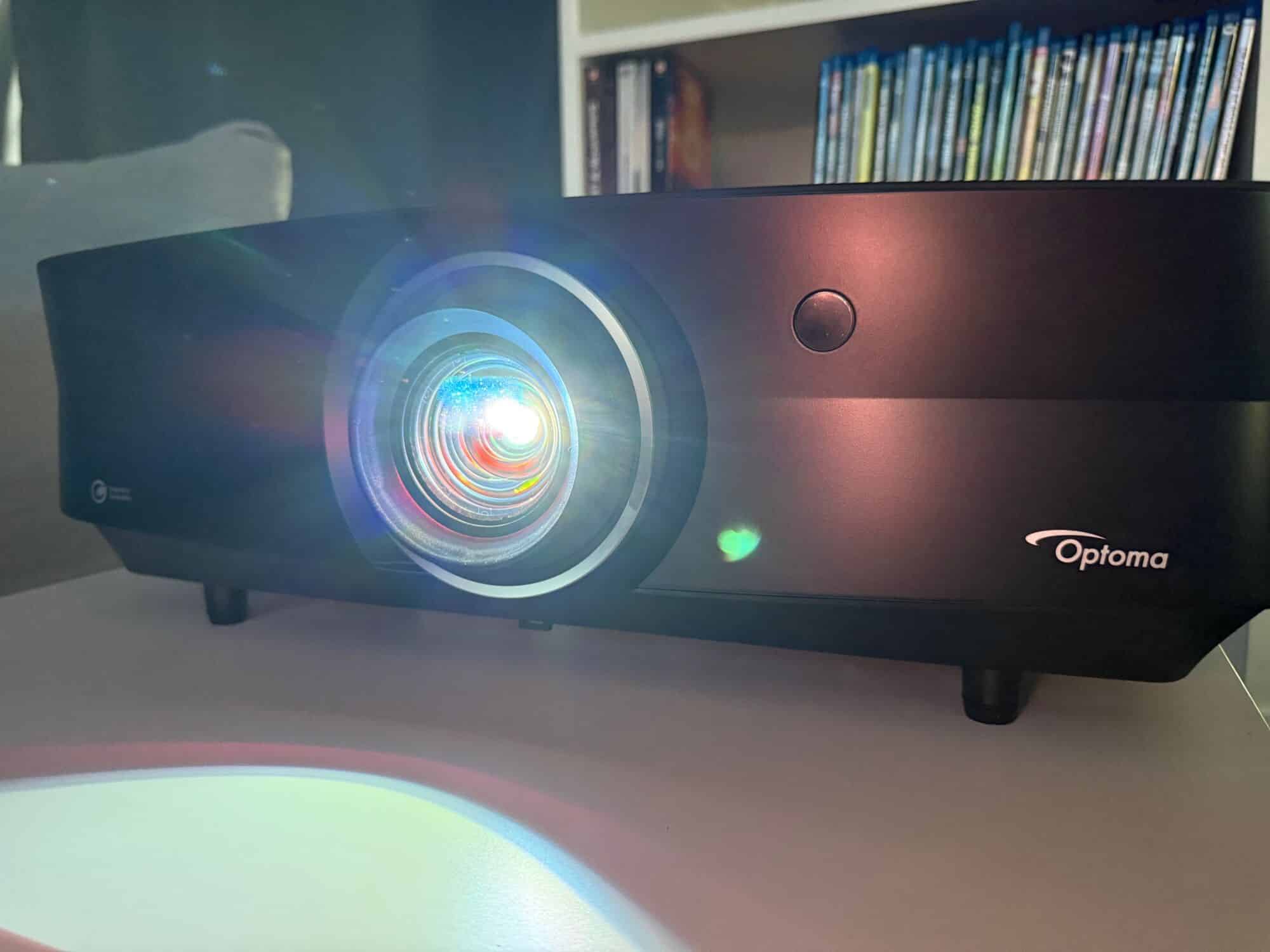 Optoma UHZ68LV Test & Predstavitev