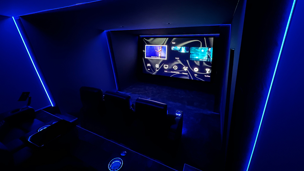 Dvorana za domači kino Auro 3D Dolby Atmos DTS:X Dvorana za domači kino Auro 3D Dolby Atmos DTS:X