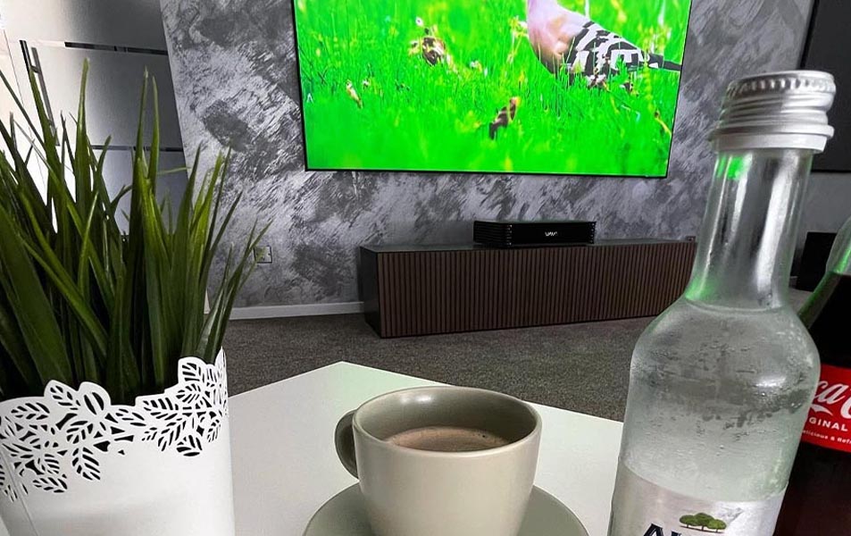Domače kino pijače DOMAČI KINO SVETOVI Domače kino pijače DOMAČI KINO SVETOVI